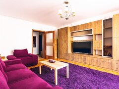 Decebal, Piata Muncii, 2 minute metrou