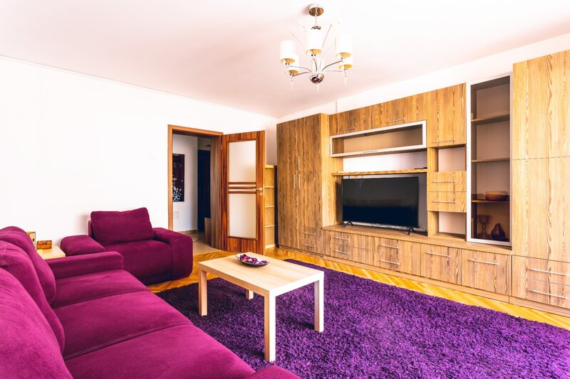 Decebal, Piata Muncii, 2 minute metrou,