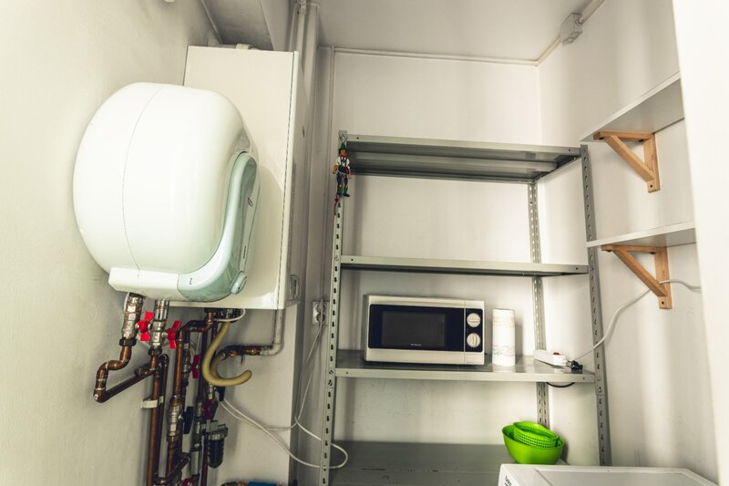 Decebal, Piata Muncii, 2 minute metrou,