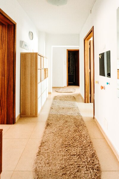 Decebal, Piata Muncii, 2 minute metrou,