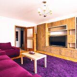 Decebal, Piata Muncii, 2 minute metrou